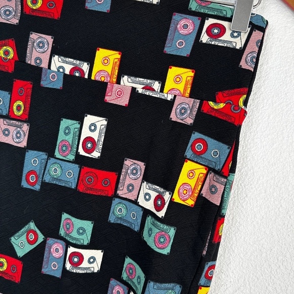 LuLaRoe cassette tape skirt size XS // 2840 - Picture 2 of 4